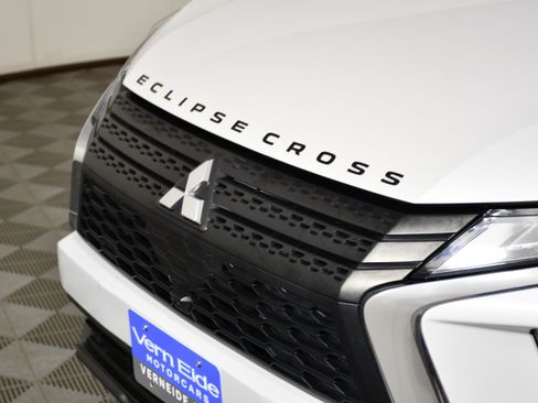 Used 2023 Mitsubishi Eclipse Cross LE AWD/4WD image 11