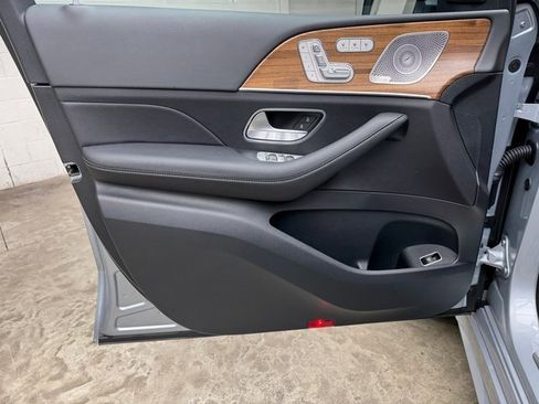New 2025 Mercedes-Benz GLS 450 4MATIC image 10