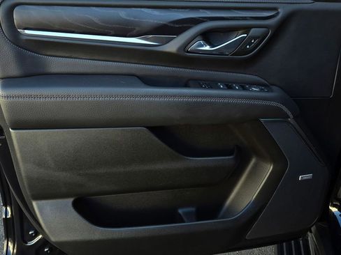 Used 2023 GMC Yukon Denali w/ Denali Reserve Package image 12