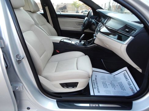 Used 2012 BMW 550i xDrive Sedan image 36