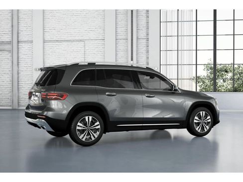 Used 2026 Mercedes-Benz GLB 250 4MATIC image 18