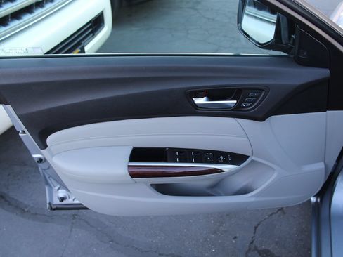 Used 2015 Acura TLX w/ Technology Package FWD image 17