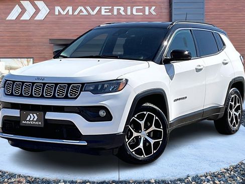 Used 2024 Jeep Compass Limited image 3