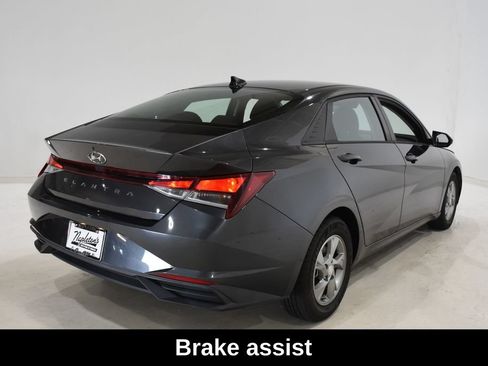 Used 2021 Hyundai Elantra SE FWD image 4