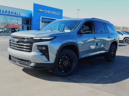 New 2026 Chevrolet Traverse LT w/ Midnight/Sport Edition FWD image 2