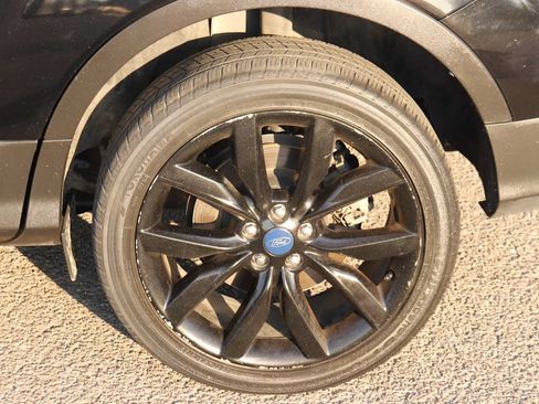 Used 2018 Ford Escape SE w/ SE Sport Appearance Package FWD image 9