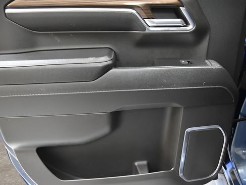 Used 2024 Chevrolet Silverado 1500 LT RWD image 13