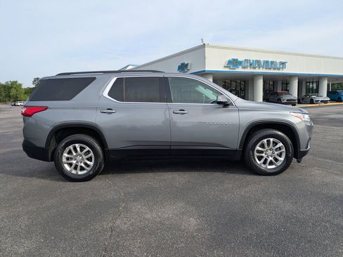 Used 2020 Chevrolet Traverse LT FWD image 5
