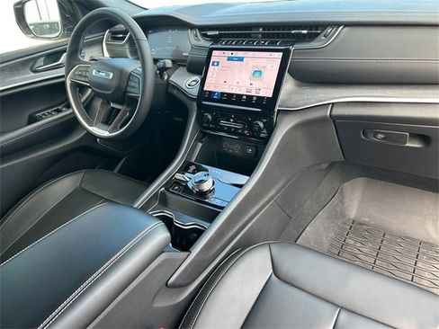 Used 2025 Jeep Grand Cherokee Limited 4xe image 5