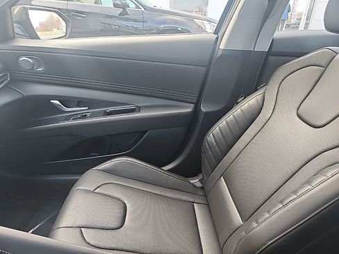 Used 2024 Hyundai Elantra Limited image 13