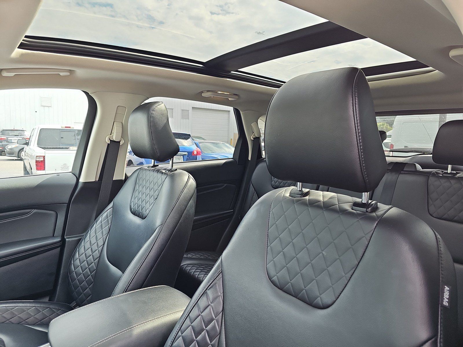 Used 2023 Ford Edge Titanium AWD/4WD image 15