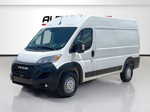 Used 2025 RAM ProMaster 2500 w/ Convenience Group FWD image 3