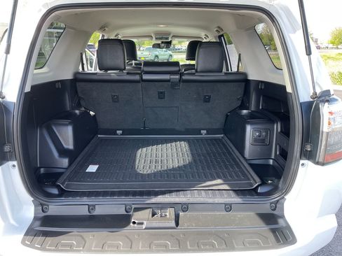 Certified 2020 Toyota 4Runner SR5 Premium w/ Convenience Package AWD/4WD image 17