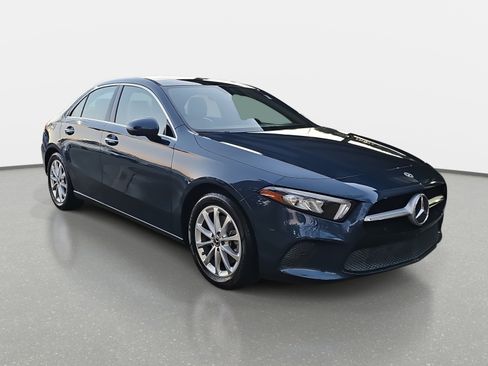 Used 2021 Mercedes-Benz A 220 4MATIC image 3