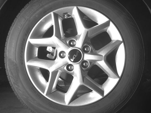 Used 2025 Kia Soul LX w/ LX Technology Package FWD image 12