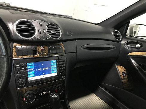 Used 2008 Mercedes-Benz CLK 350 Coupe image 23