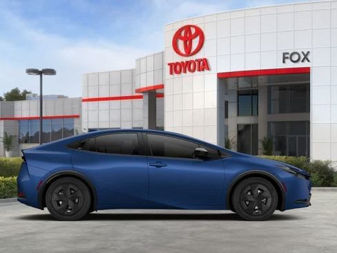 New 2027 Toyota Prius LE FWD image 12