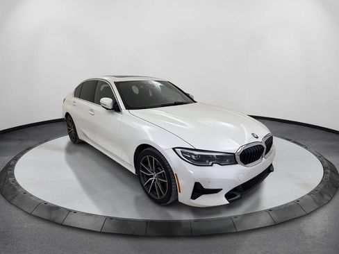 Used 2020 BMW 330i xDrive Sedan w/ Convenience Package AWD/4WD image 3