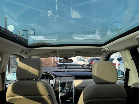 Used 2018 Land Rover Discovery Sport HSE AWD/4WD image 40