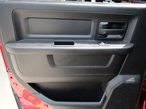 Used 2015 RAM 2500 Tradesman w/ Chrome Appearance Group AWD/4WD image 40