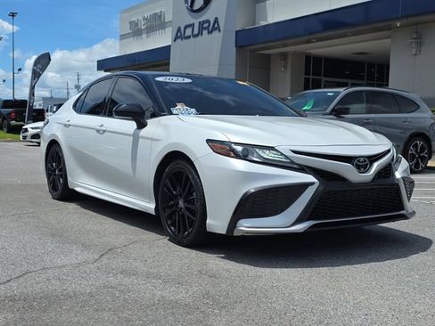 Used 2023 Toyota Camry XSE FWD image 2