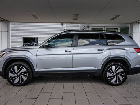 Used 2024 Volkswagen Atlas SE FWD image 11