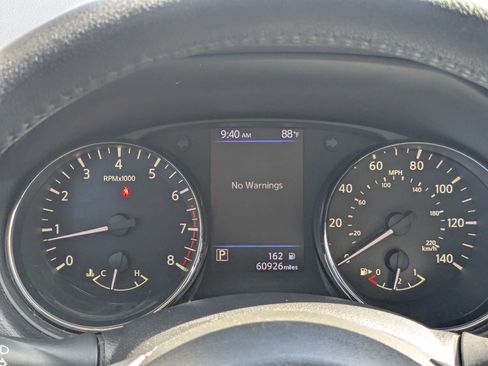 Used 2019 Nissan Rogue S w/ Special Edition Package FWD image 29