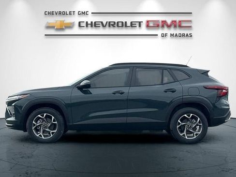 New 2026 Chevrolet Trax LT w/ Driver Confidence Package FWD image 6