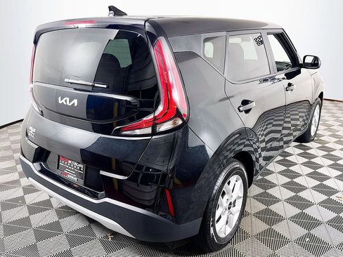 Used 2023 Kia Soul LX w/ LX Technology Package image 7