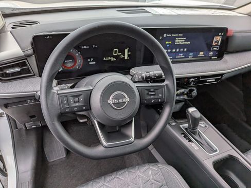 New 2026 Nissan Kicks SV w/ SV Premium Package FWD image 15