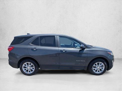 Certified 2021 Chevrolet Equinox LS w/ LS Convenience Package FWD image 4