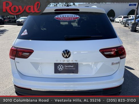 Certified 2022 Volkswagen Tiguan SE image 6