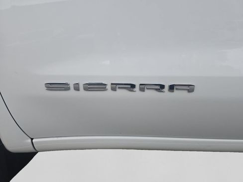 Used 2025 GMC Sierra 1500 SLT AWD/4WD image 26
