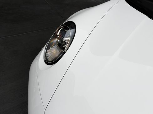 Certified 2022 Porsche 911 Carrera w/ Premium Package RWD image 39