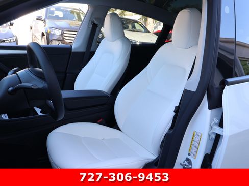 Used 2025 Tesla Model Y Performance image 2