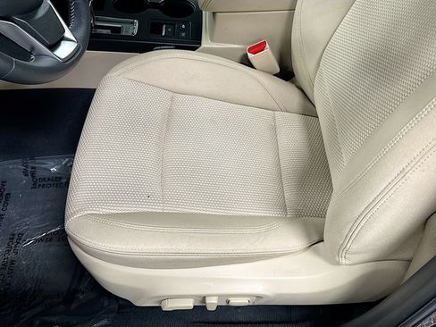 Used 2019 Subaru Outback 2.5i Premium AWD/4WD image 17