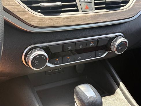 Used 2025 Nissan Altima 2.5 SV FWD image 8