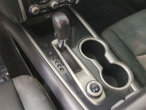 Used 2018 Nissan Pathfinder SV image 14