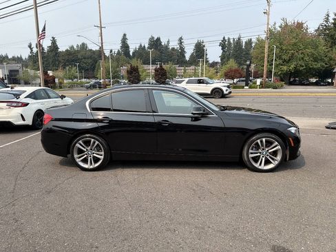 Used 2017 BMW 330i Sedan RWD image 12