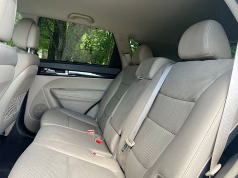 Used 2015 Kia Sorento LX FWD image 17