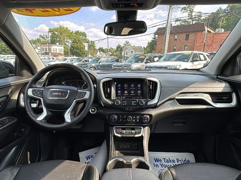 Used 2024 GMC Terrain SLT AWD/4WD image 25