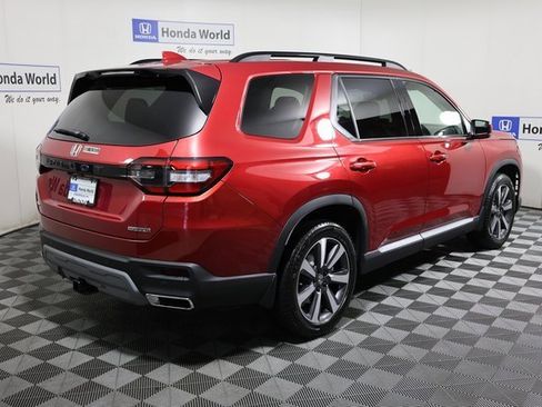 New 2025 Honda Pilot Touring image 4