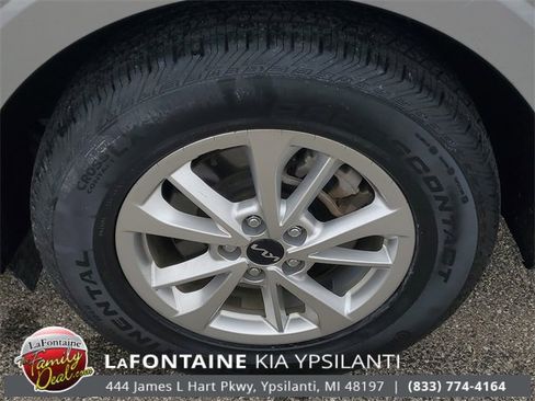 Certified 2023 Kia Carnival LX image 7