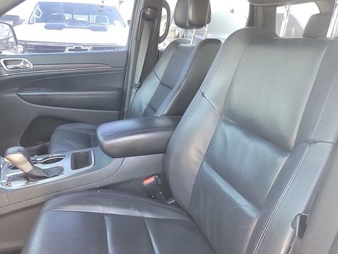 Used 2018 Jeep Grand Cherokee Limited image 40