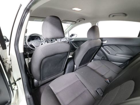 Used 2017 Kia Forte LX image 14