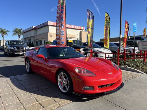 Used 2006 Chevrolet Corvette Coupe w/ Preferred Equipment Group image 2