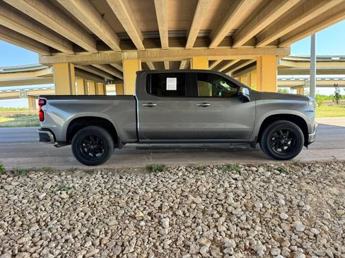 Used 2021 Chevrolet Silverado 1500 LT w/ Bed Protection Package RWD image 2