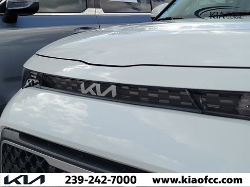 Used 2023 Kia Soul LX image 4