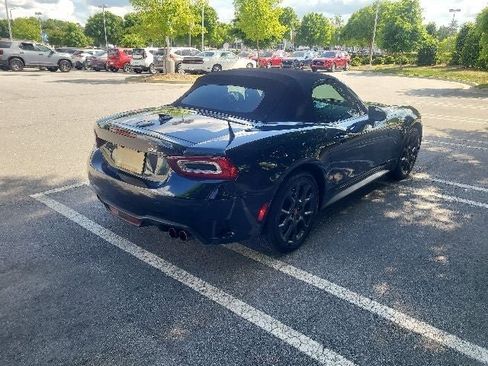 Used 2018 FIAT 124 Spider Abarth RWD image 5