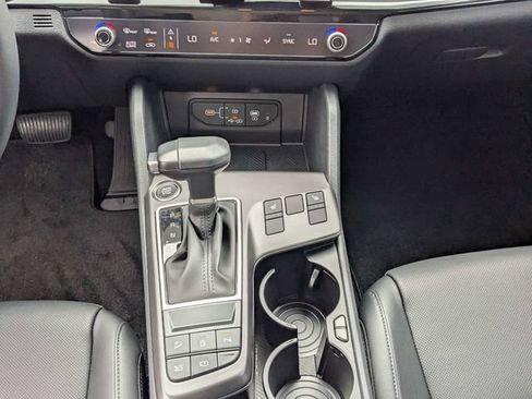 Used 2026 Kia Sportage EX FWD image 18